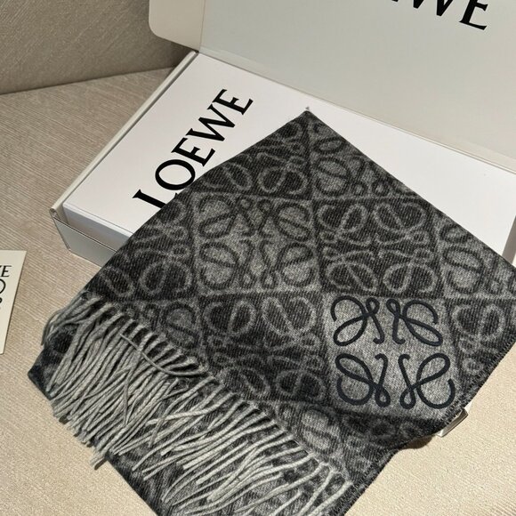 ✨💖Loewe logo winter scarf - Picture 2 of 5